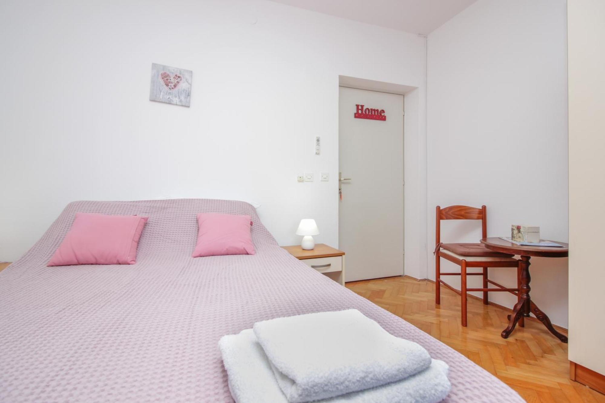 Apartments And Rooms With Parking Space Nin, Zadar - 5805 الغرفة الصورة
